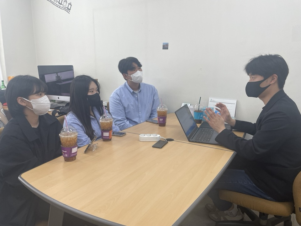 파릇파릇한 신입생, 22학년도 산업공학과를 접수하러 왔다. 대표이미지